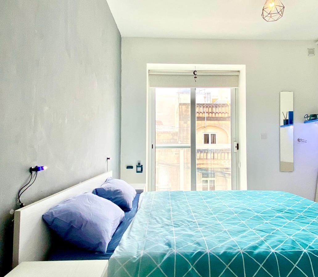 Central- Private En-Suite With Balcony In Shared Residence Pietà Kültér fotó